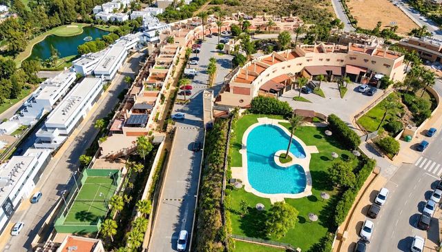 2 bedroom Townhouse for sale in La Cala de Mijas, Mijas with pool garage - € 395,000 (Ref: 10125829)