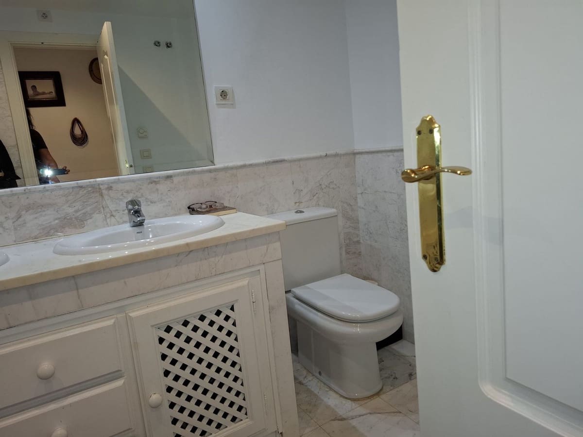 3 bedroom Apartment for sale in El Paraiso with pool garage - € 395,000 (Ref: 10125831)
