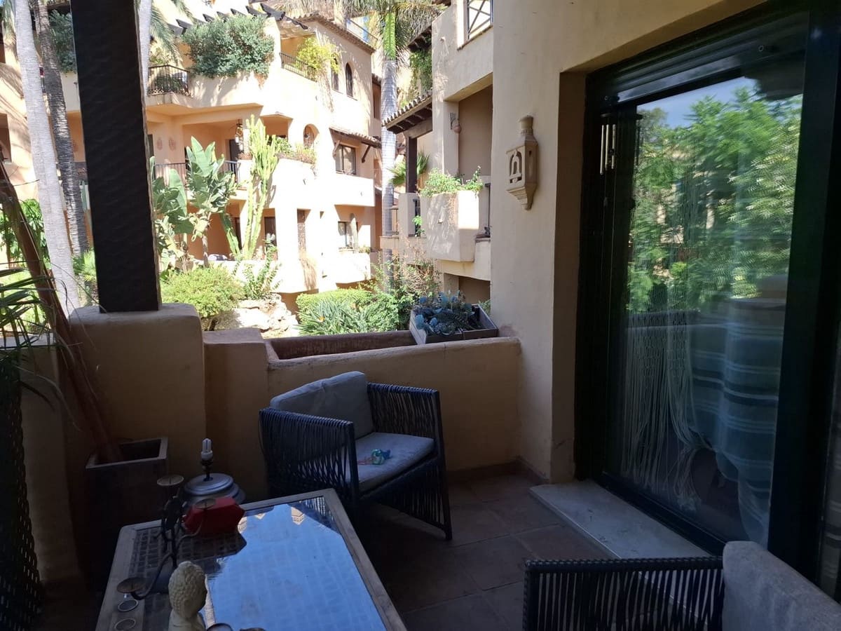 3 bedroom Apartment for sale in El Paraiso with pool garage - € 395,000 (Ref: 10125831)