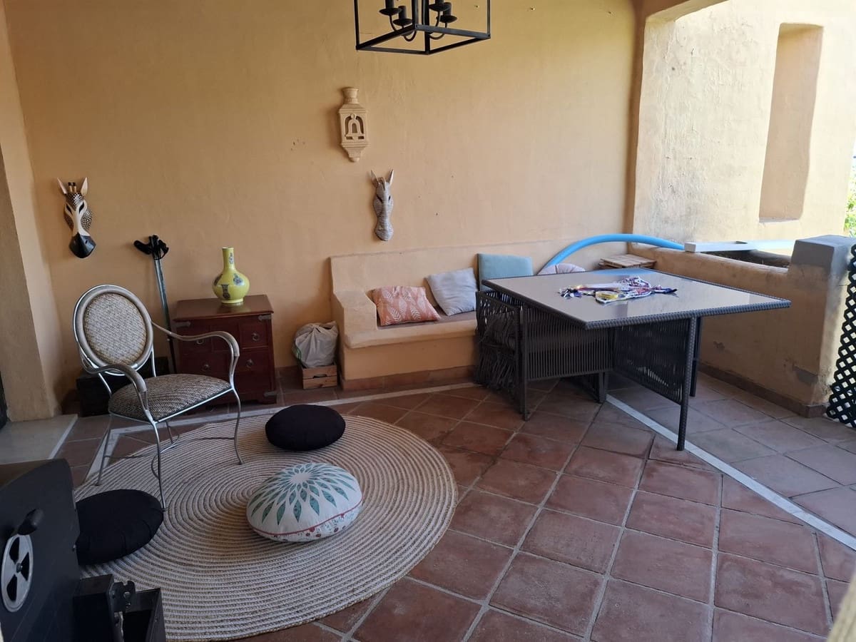 3 bedroom Apartment for sale in El Paraiso with pool garage - € 395,000 (Ref: 10125831)