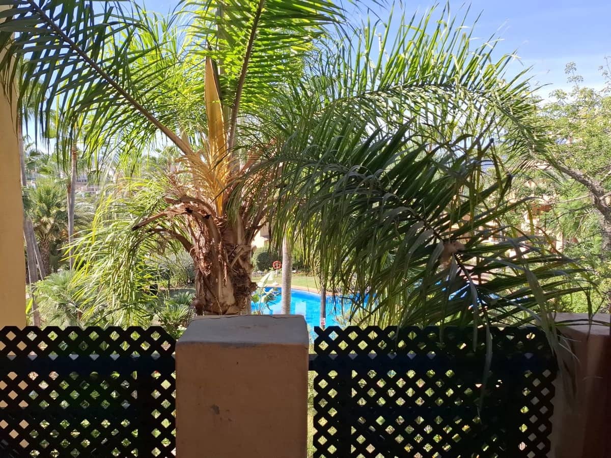 3 bedroom Apartment for sale in El Paraiso with pool garage - € 395,000 (Ref: 10125831)