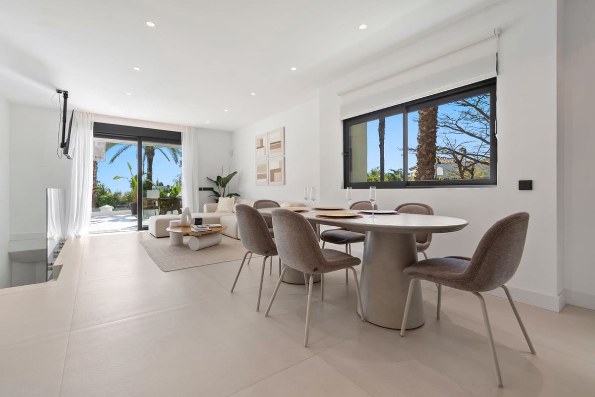 3 soverom Leilighet til salgs i El Paraiso med svømmebasseng garasje - € 799 000 (Ref: 10125832)
