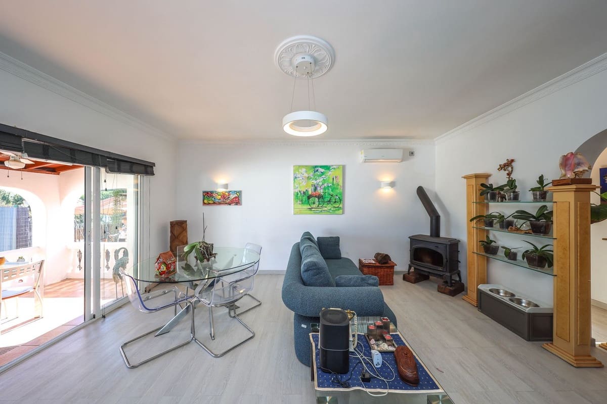 3 soverom Villa til salgs i Coin med svømmebasseng garasje - € 480 000 (Ref: 10125835)