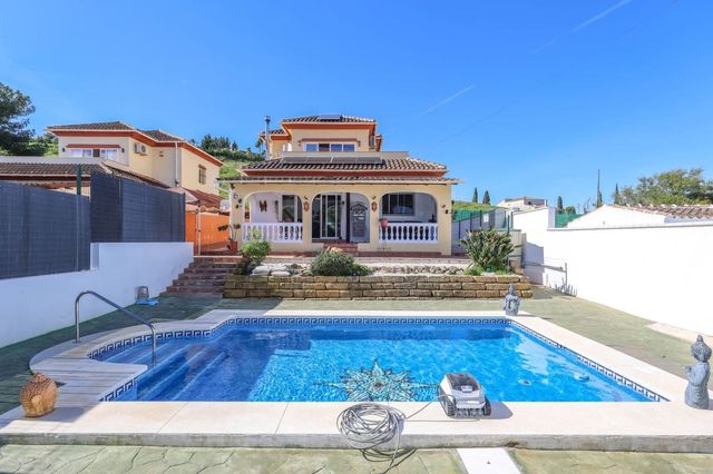 3 soverom Villa til salgs i Coín med svømmebasseng garasje - € 480 000 (Ref: 10125835)