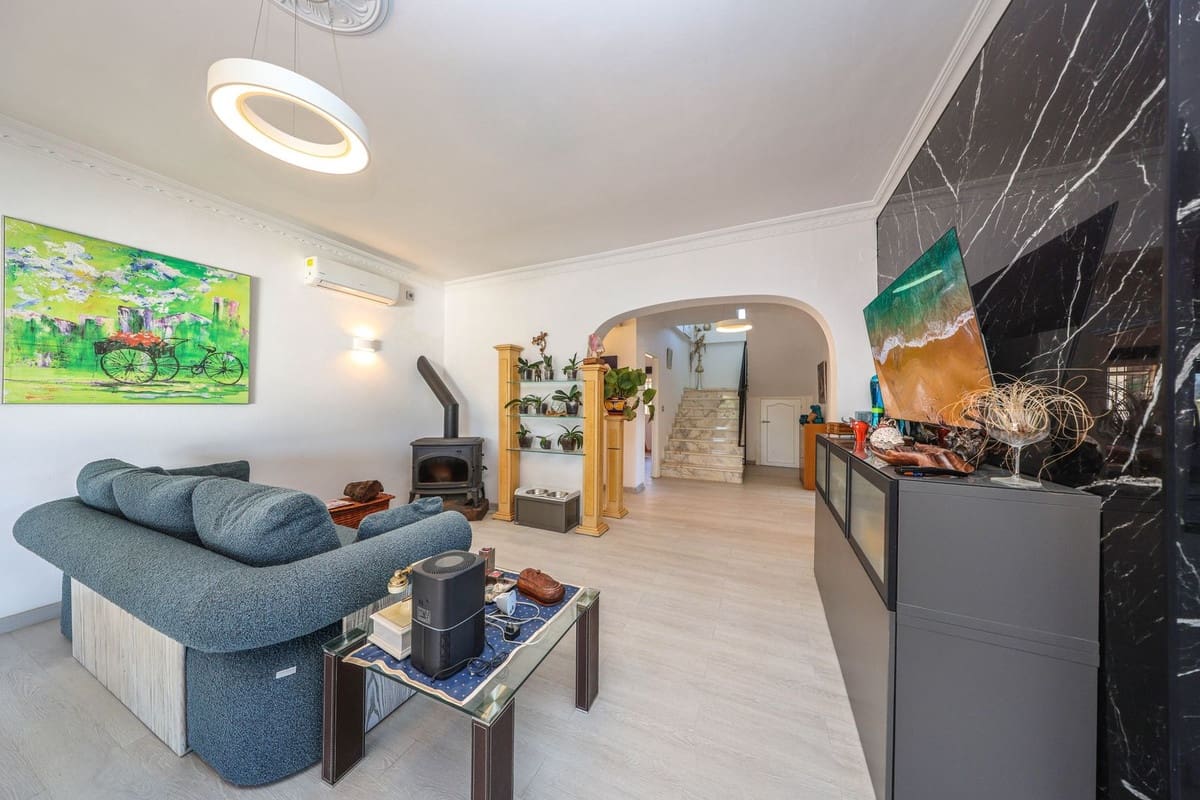 3 soverom Villa til salgs i Coin med svømmebasseng garasje - € 480 000 (Ref: 10125835)