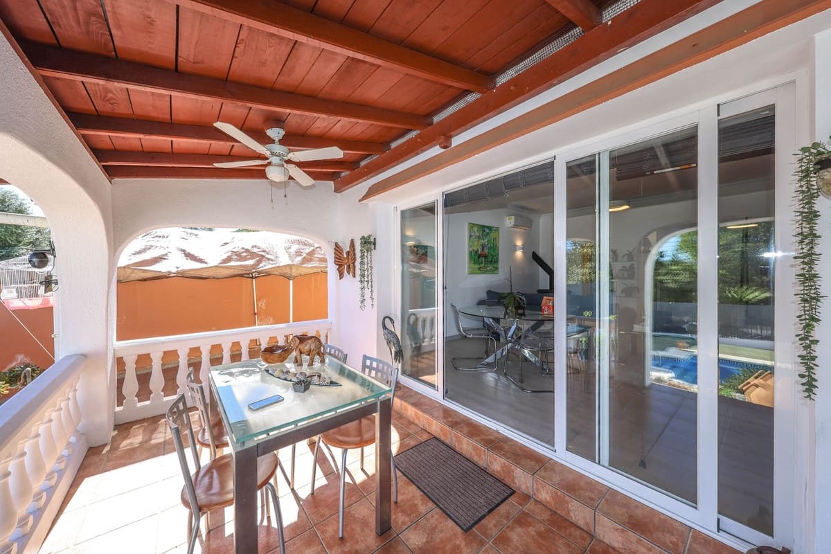 3 soverom Villa til salgs i Coin med svømmebasseng garasje - € 480 000 (Ref: 10125835)