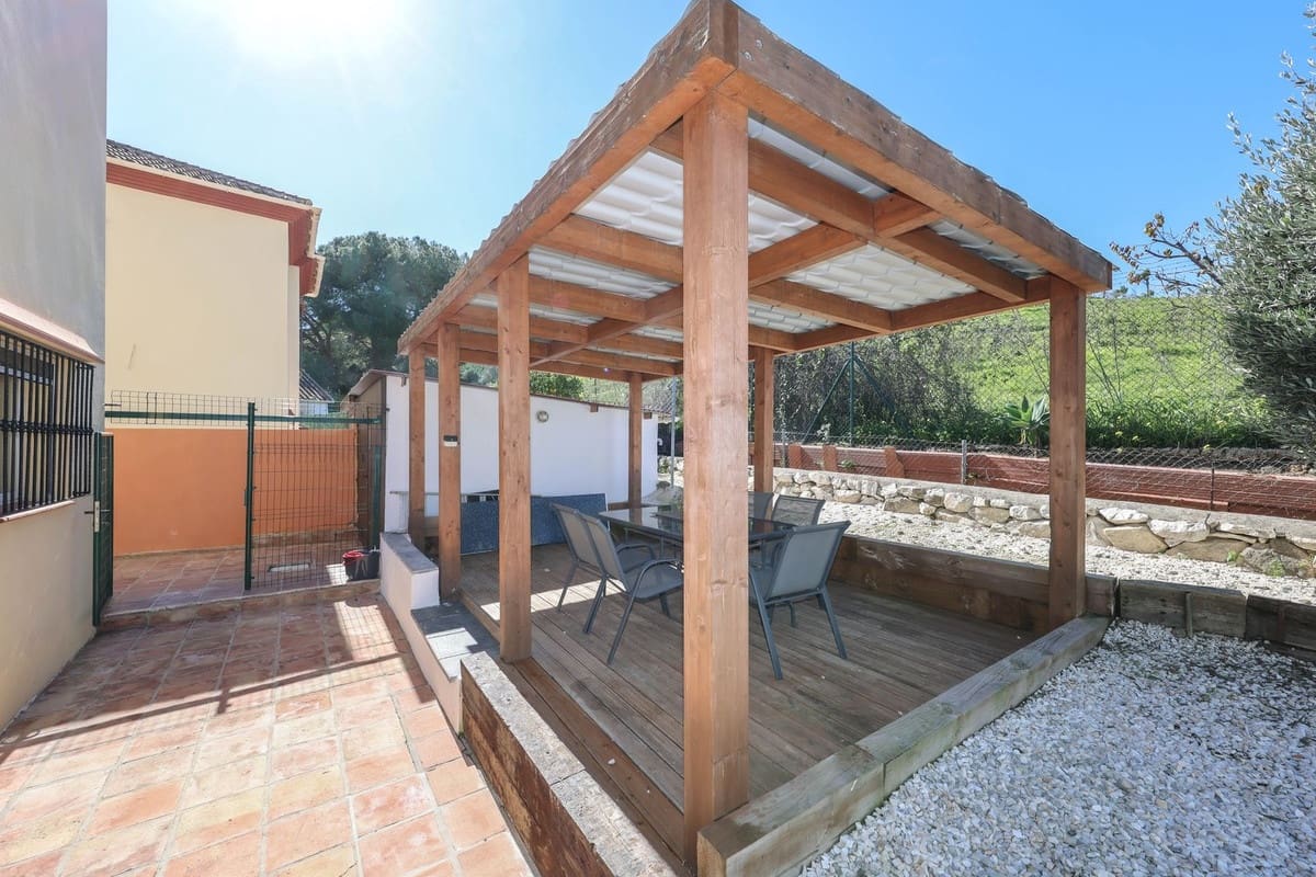 3 soverom Villa til salgs i Coin med svømmebasseng garasje - € 480 000 (Ref: 10125835)