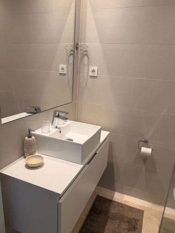 Apartamento de 3 habitaciones en El Paraiso, Estepona en venta con piscina garaje - 910.000 € (Ref: 10125837)