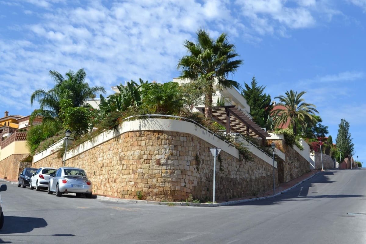 7 Zimmer Villa zu verkaufen in Alhaurin de la Torre mit Pool Garage - 1.150.000 € (Ref: 10125845)