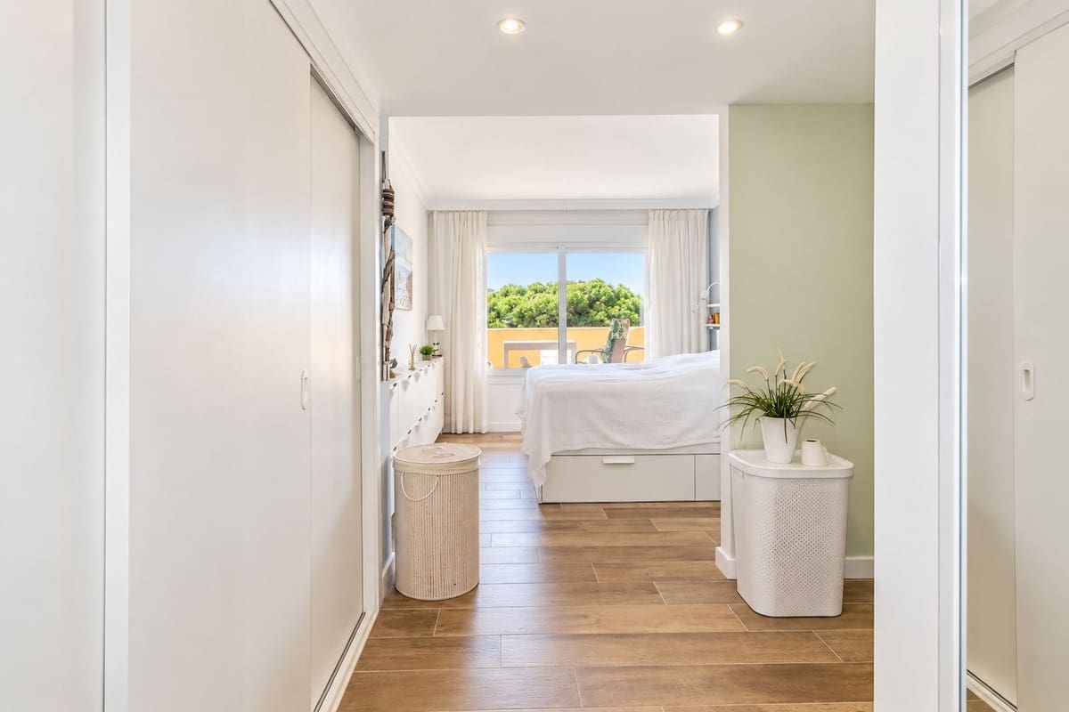 2 sovrum Lägenhet till salu i Cabopino med pool garage - 489 000 € (Ref: 10125846)