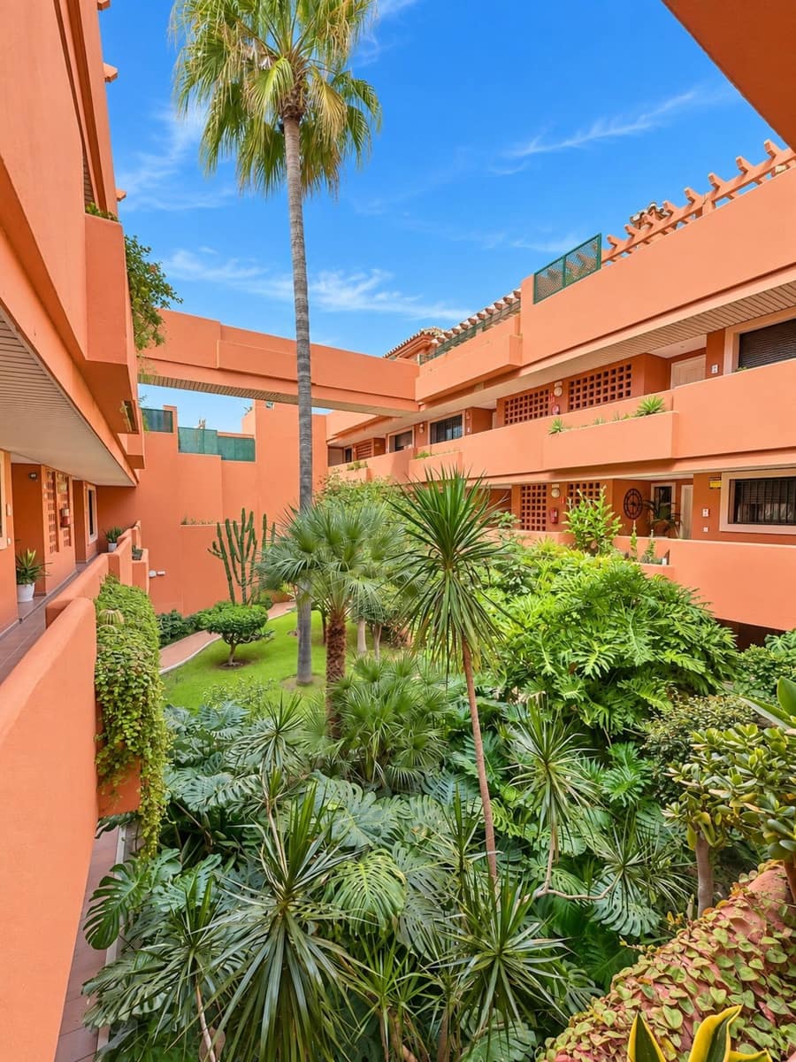 2 sovrum Lägenhet till salu i Cabopino med pool garage - 489 000 € (Ref: 10125846)
