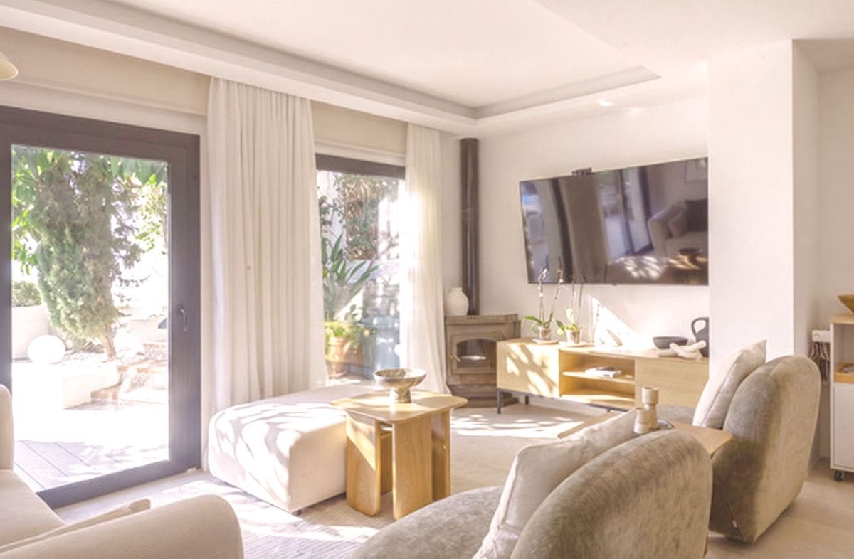 4 Zimmer Villa zu verkaufen in Fuengirola mit Pool - 795.000 € (Ref: 10125847)
