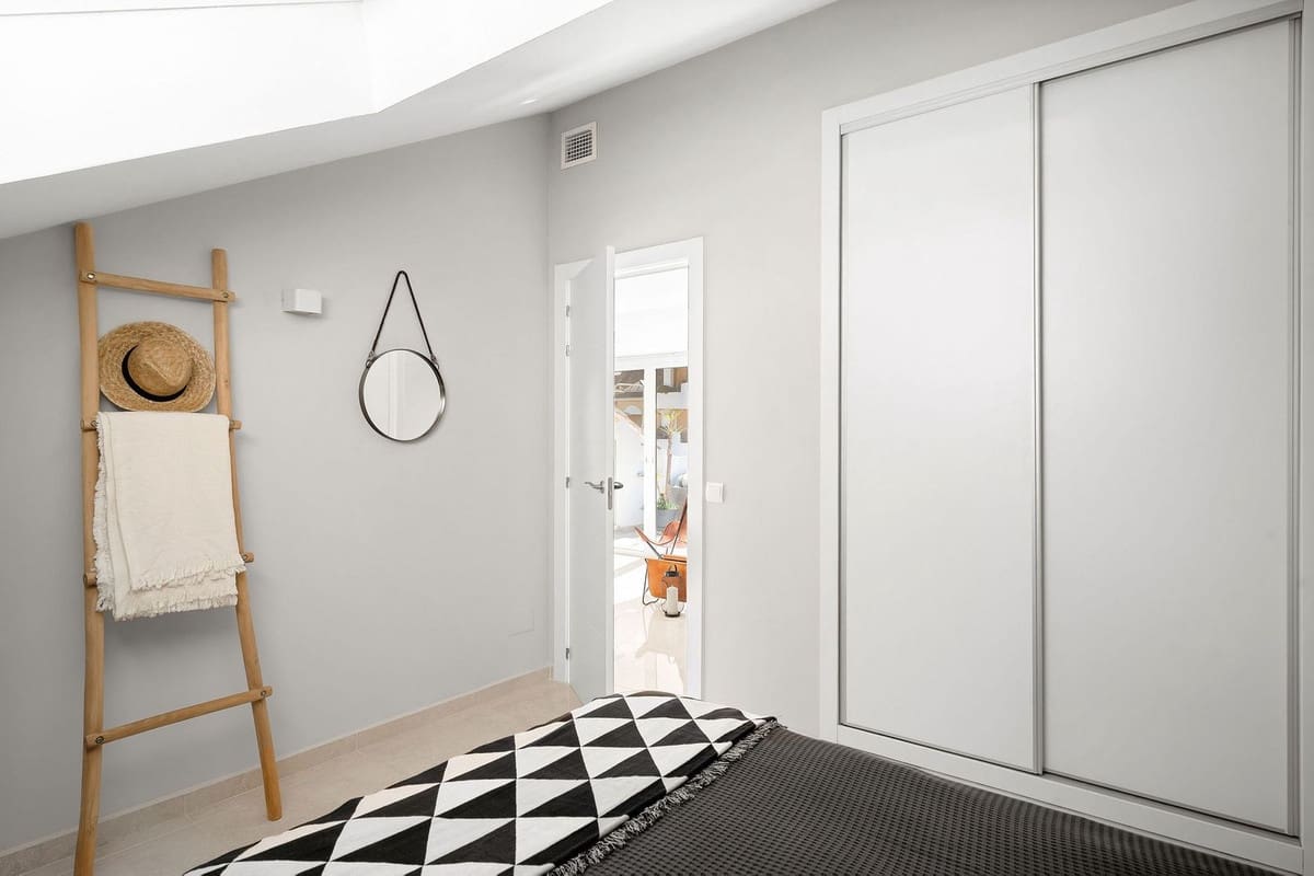 Apartamento de 3 habitaciones en Nueva Andalucia en venta con piscina garaje - 829.000 € (Ref: 10125848)