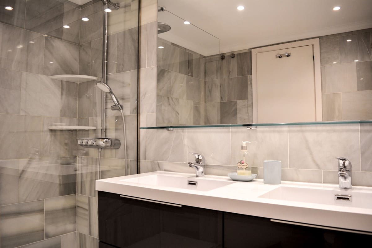 2 sypialnia Apartament na sprzedaż w Marbella z basenem - 1 130 000 € (Ref: 10125850)