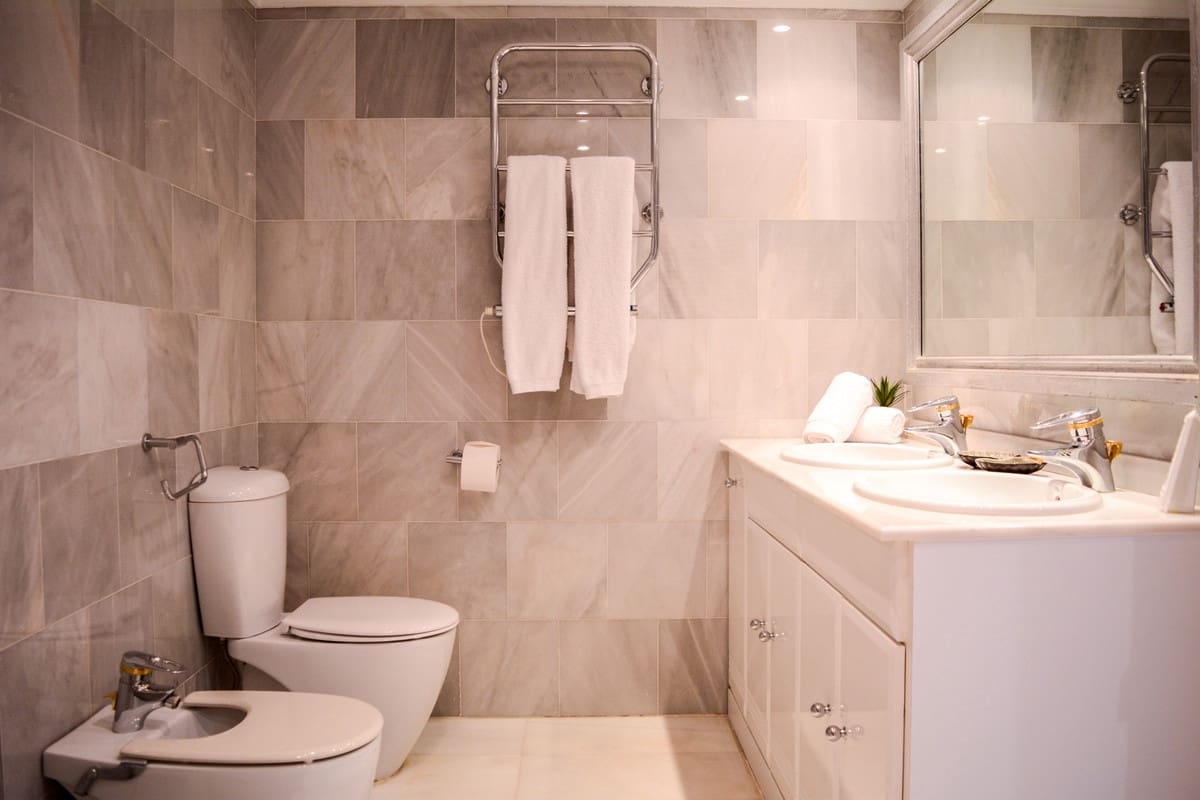 2 sypialnia Apartament na sprzedaż w Marbella z basenem - 1 130 000 € (Ref: 10125850)