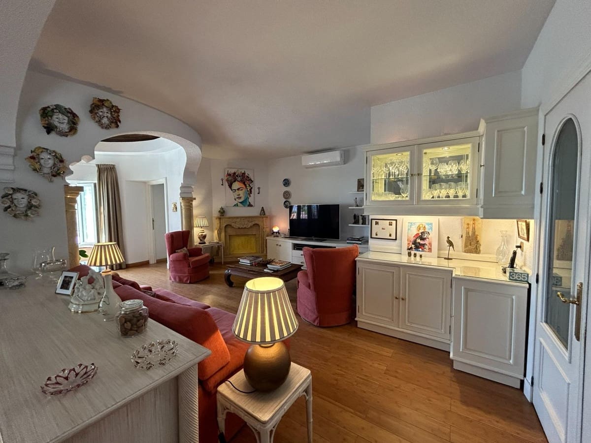 Chalet de 4 habitaciones en Benalmádena en venta con piscina garaje - 1.159.000 € (Ref: 10125853)