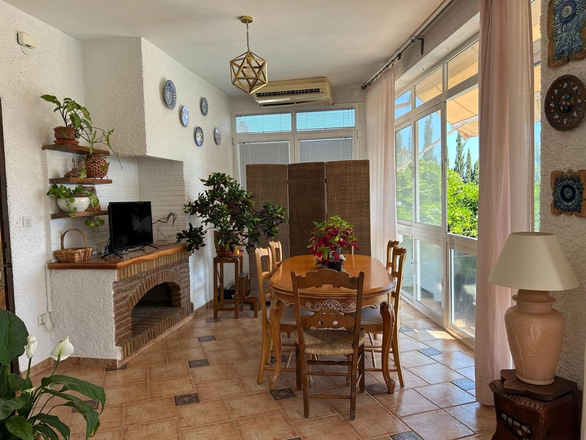 Chalet de 4 habitaciones en Benalmádena en venta con piscina garaje - 1.159.000 € (Ref: 10125853)
