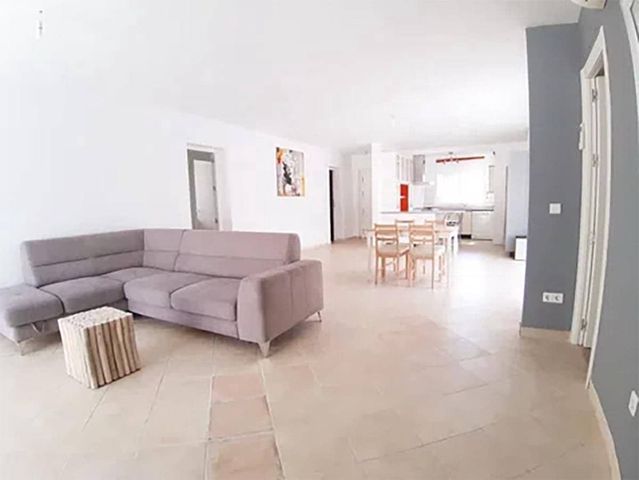 Chalet de 3 habitaciones en Rodeo Alto - Guadaiza - La Campana, Marbella en venta con piscina garaje - 970.000 € (Ref: 10125857)