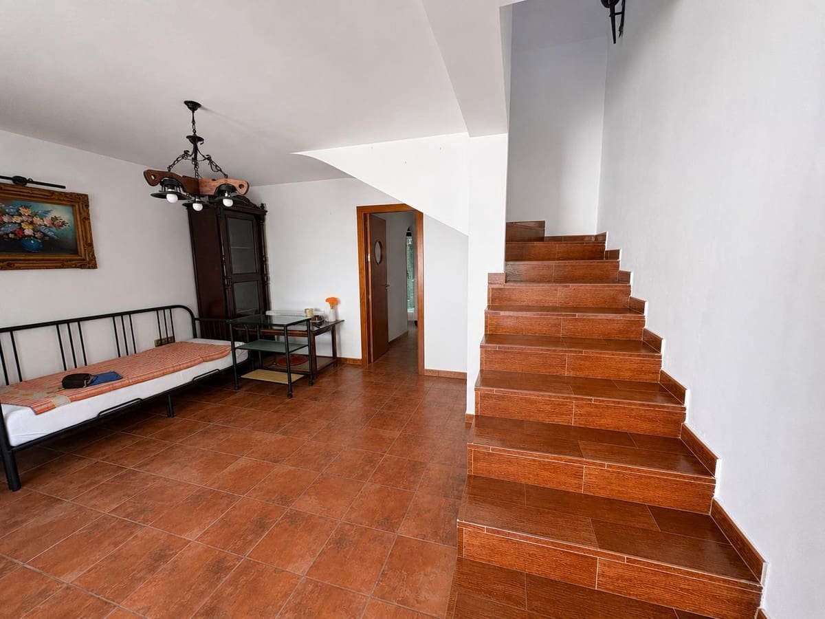 3 bedroom Townhouse for sale in Malaga city with garage - € 329,000 (Ref: 10125867)