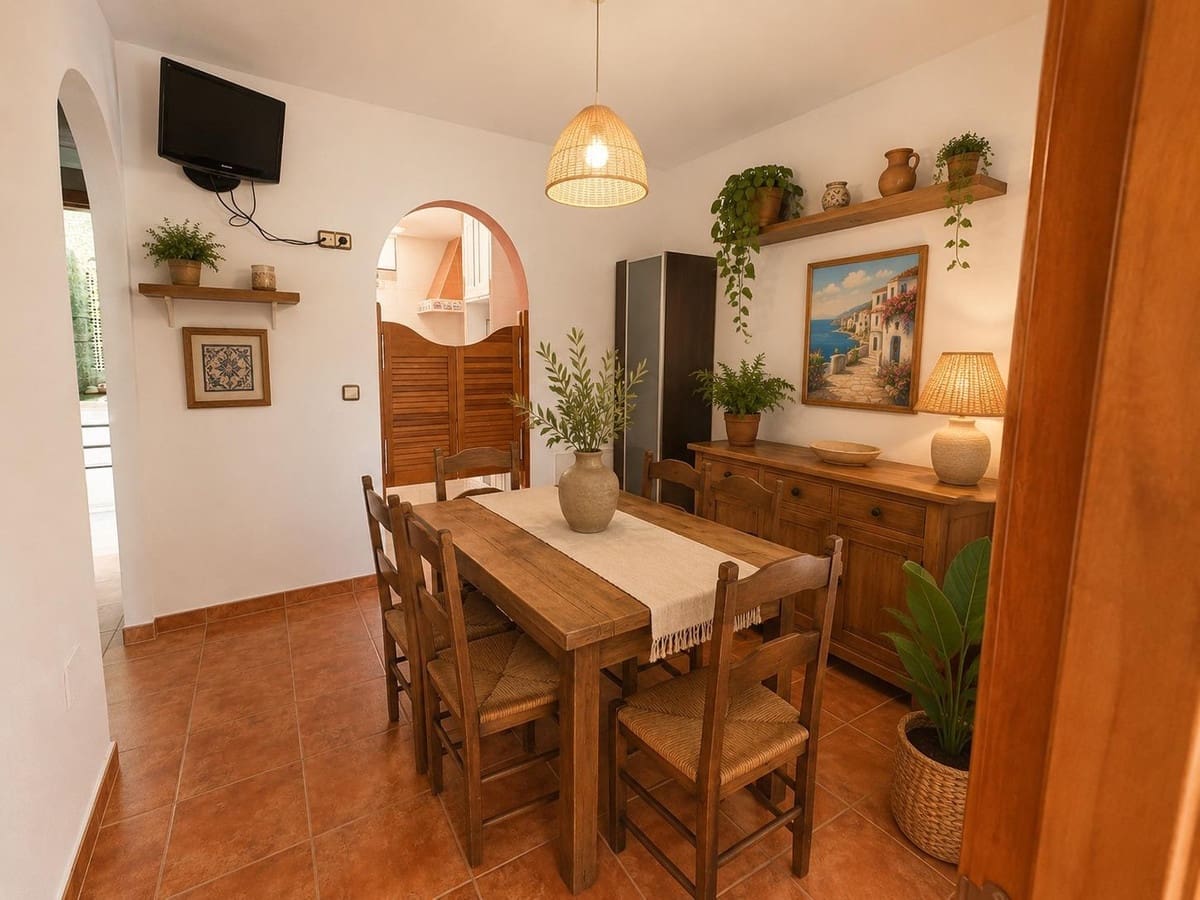 3 bedroom Townhouse for sale in Malaga city with garage - € 329,000 (Ref: 10125867)
