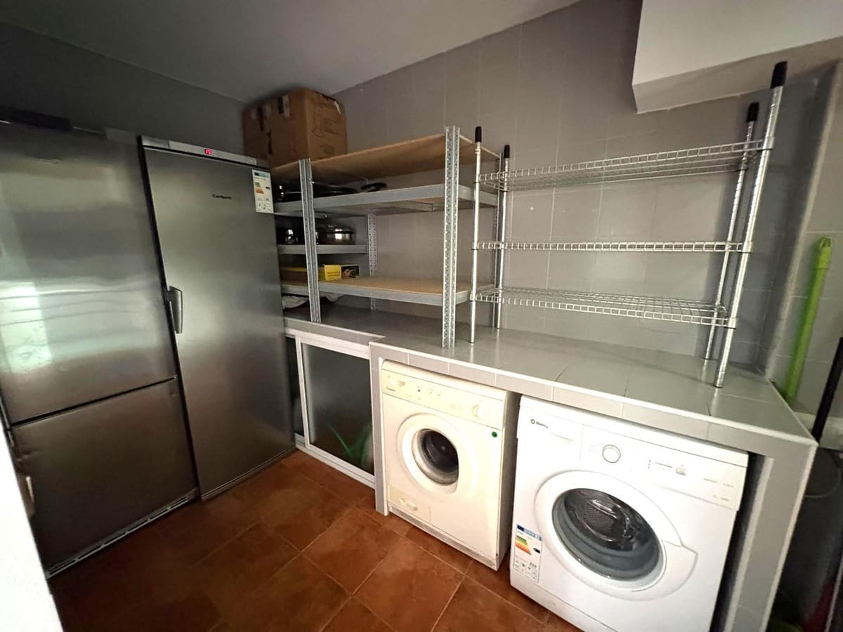 3 bedroom Townhouse for sale in Malaga city with garage - € 329,000 (Ref: 10125867)