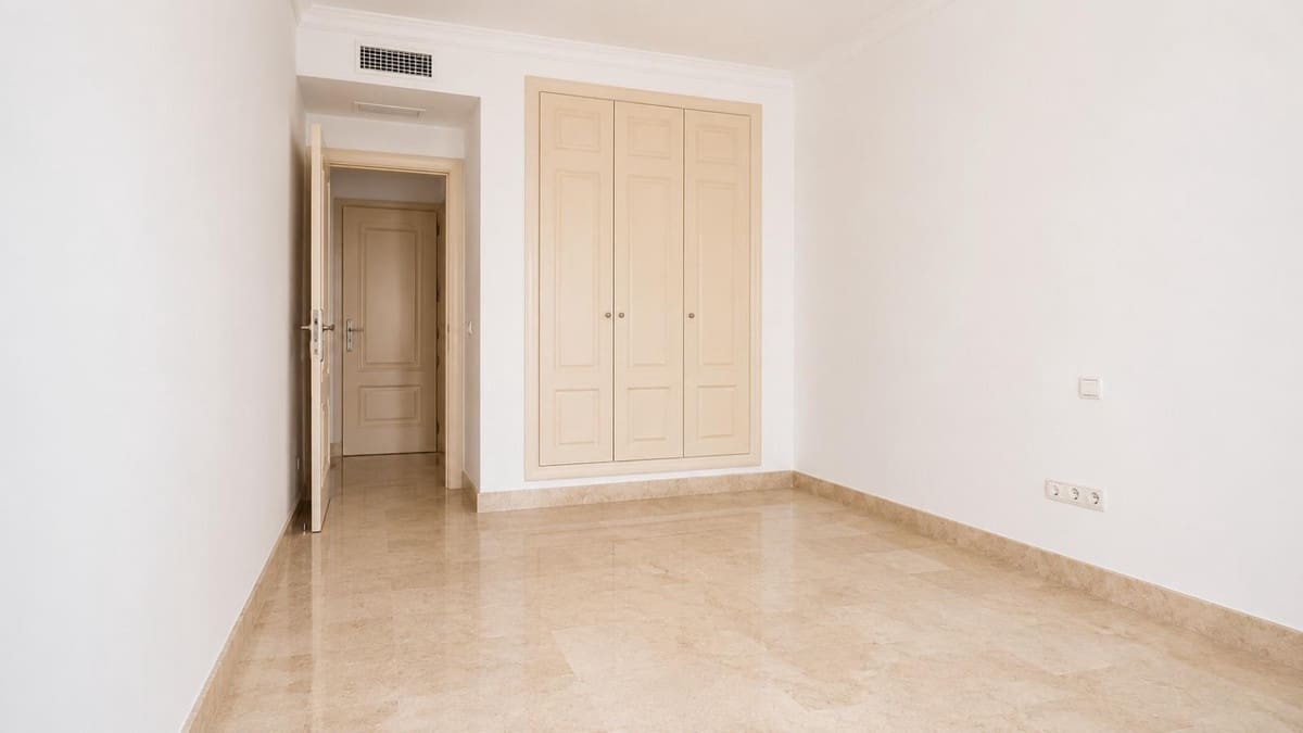 3 soverom Leilighet til salgs i Marbella med svømmebasseng garasje - € 1 000 000 (Ref: 10125875)