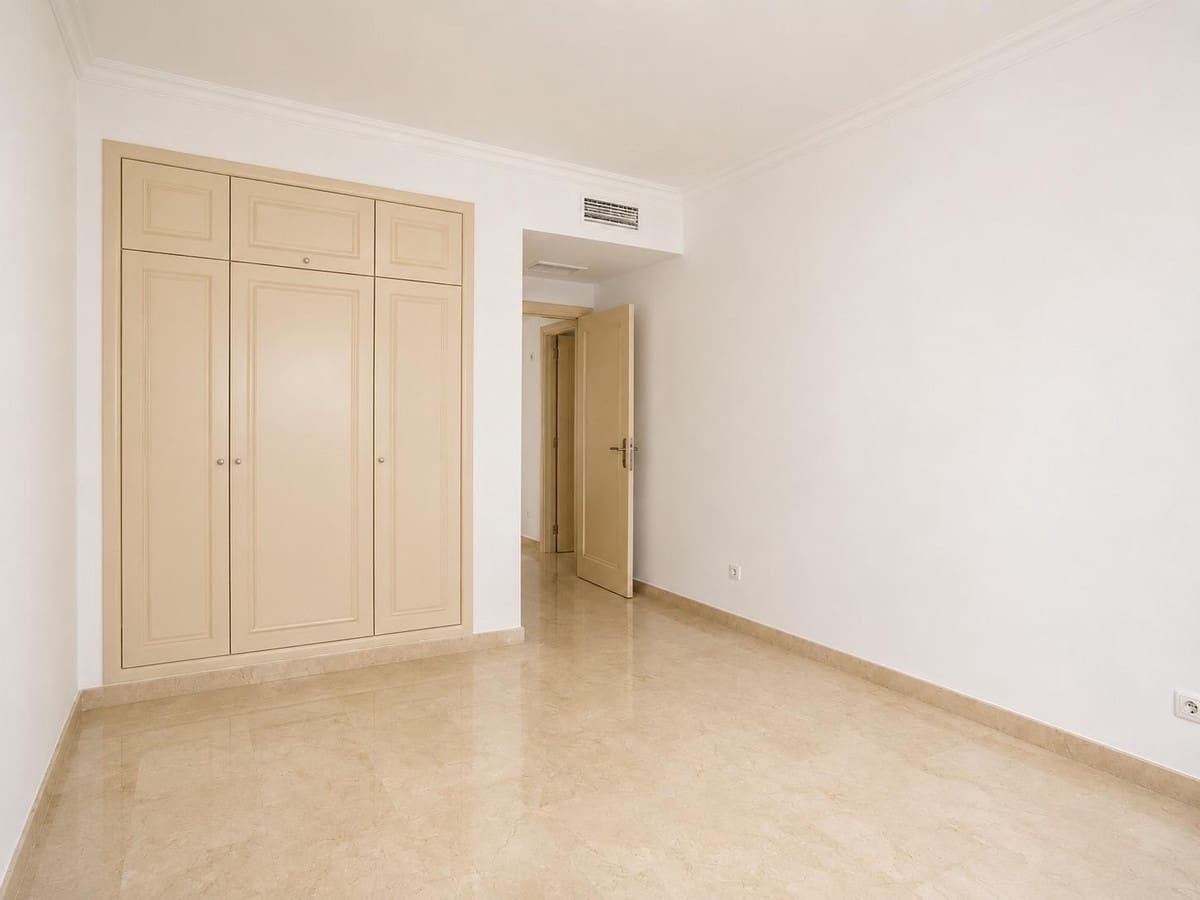 3 soverom Leilighet til salgs i Marbella med svømmebasseng garasje - € 1 000 000 (Ref: 10125875)