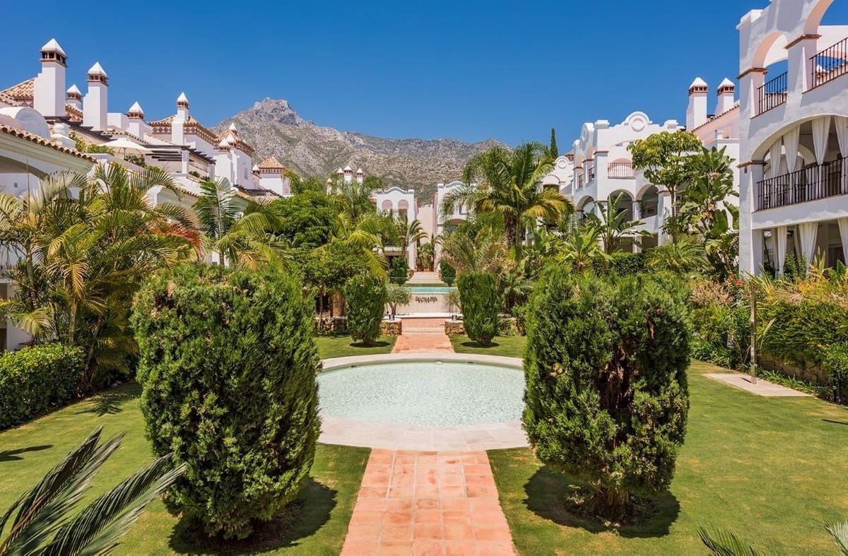 3 soverom Leilighet til salgs i Marbella med svømmebasseng garasje - € 1 000 000 (Ref: 10125875)
