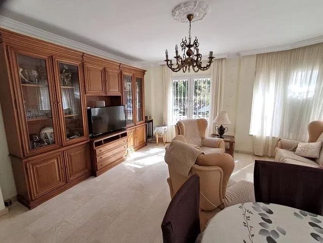 5 chambre Appartement à vendre à Alhaurín de la Torre avec garage - 698 000 € (Ref: 10125879)