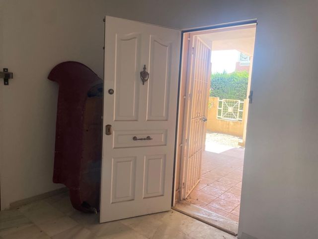 3 makuuhuone Huvila myytävänä paikassa Arroyo de la Miel, Benalmádena mukana uima-altaan 
autotalli - 449 000 € (Ref: 10125889)