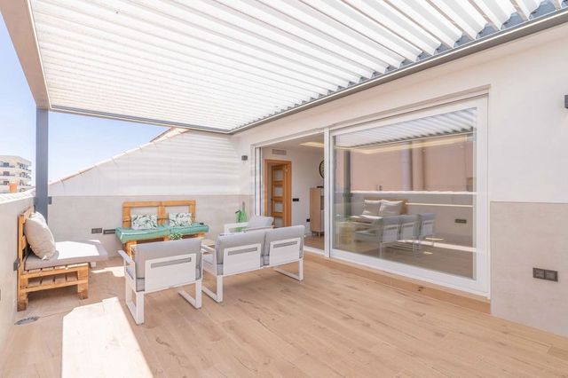 3 makuuhuone Huoneisto myytävänä paikassa Zona Puerto Deportivo, Fuengirola mukana 
autotalli - 629 000 € (Ref: 10125890)