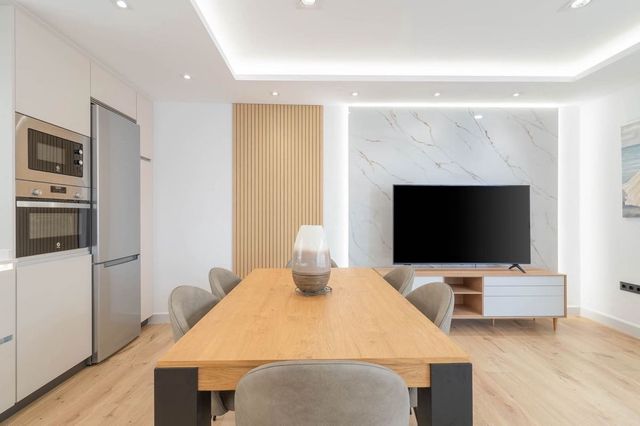 3 makuuhuone Huoneisto myytävänä paikassa Zona Puerto Deportivo, Fuengirola mukana 
autotalli - 629 000 € (Ref: 10125890)