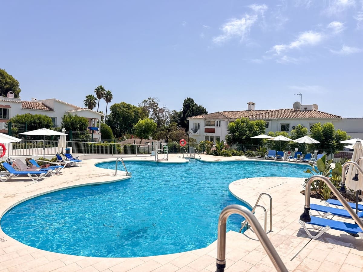 Apartamento de 1 habitación en El Paraiso en venta con piscina - 249.000 € (Ref: 10125891)
