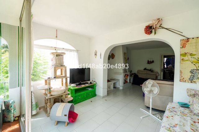 1 sovrum Lägenhet till salu i El Paraiso, Estepona med pool - 249 000 € (Ref: 10125891)