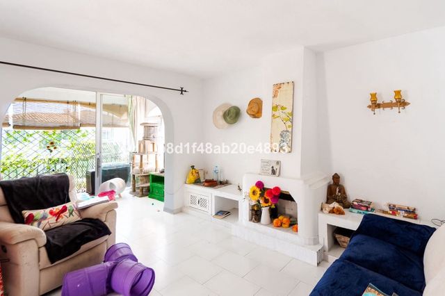 1 sovrum Lägenhet till salu i El Paraiso, Estepona med pool - 249 000 € (Ref: 10125891)