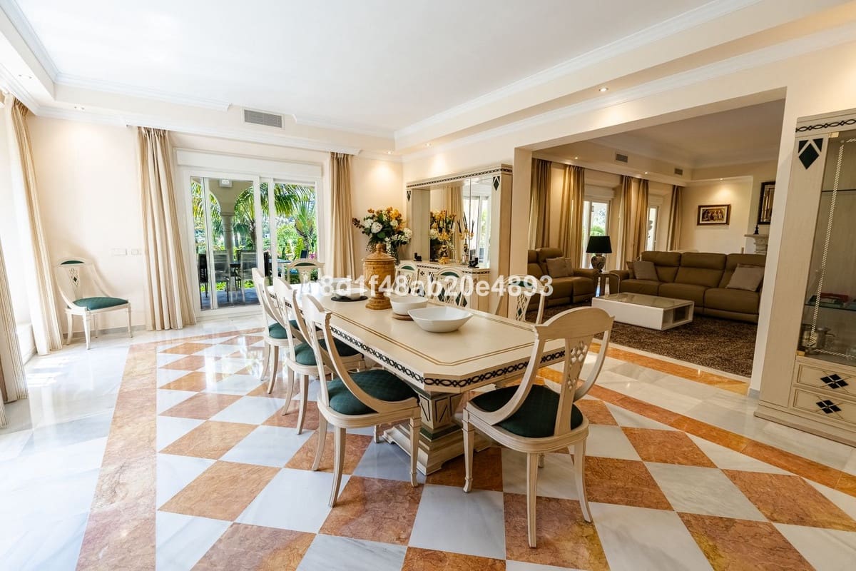 6 sovrum Villa till salu i Estepona med pool garage - 4 600 000 € (Ref: 10125892)