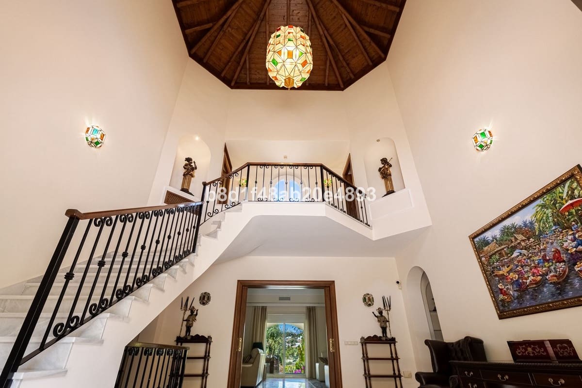 6 sovrum Villa till salu i Estepona med pool garage - 4 600 000 € (Ref: 10125892)