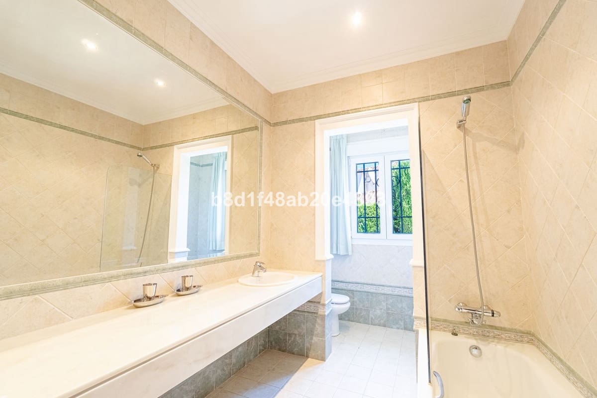 6 sovrum Villa till salu i Estepona med pool garage - 4 600 000 € (Ref: 10125892)