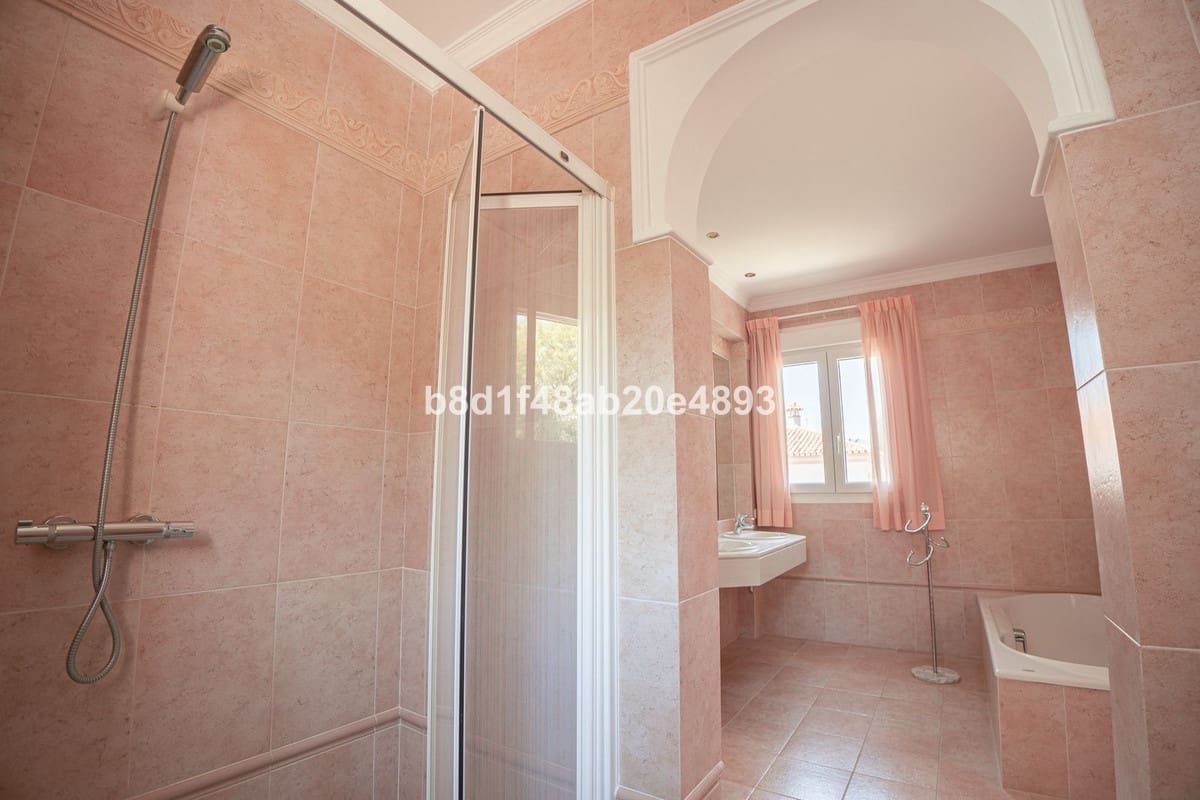 6 sovrum Villa till salu i Estepona med pool garage - 4 600 000 € (Ref: 10125892)