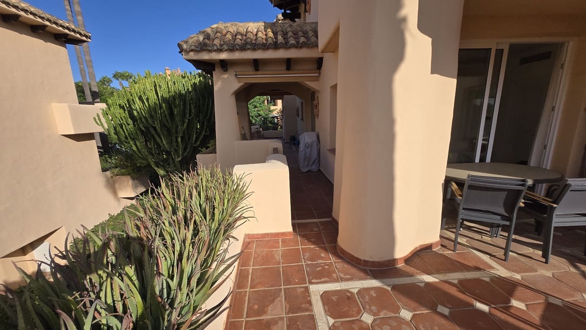 2 soverom Leilighet til salgs i Marbella med svømmebasseng garasje - € 699 000 (Ref: 10125910)