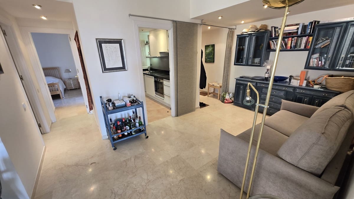 2 soverom Leilighet til salgs i Marbella med svømmebasseng garasje - € 699 000 (Ref: 10125910)