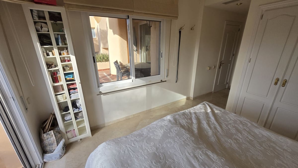 2 soverom Leilighet til salgs i Marbella med svømmebasseng garasje - € 699 000 (Ref: 10125910)