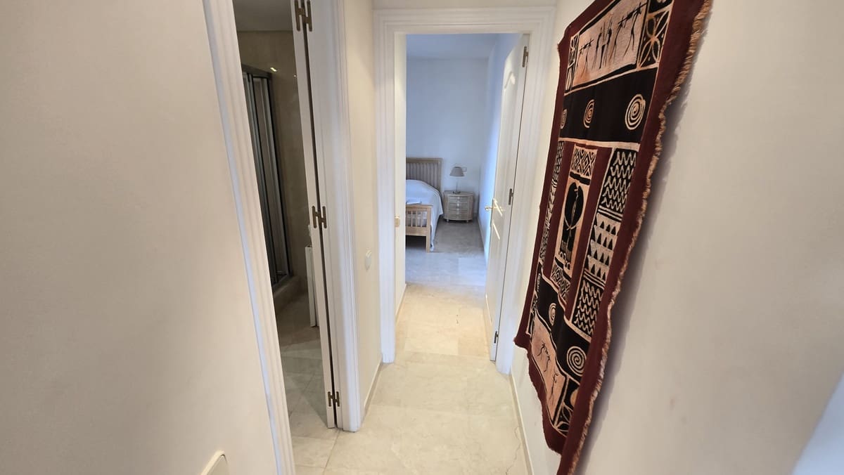 2 soverom Leilighet til salgs i Marbella med svømmebasseng garasje - € 699 000 (Ref: 10125910)
