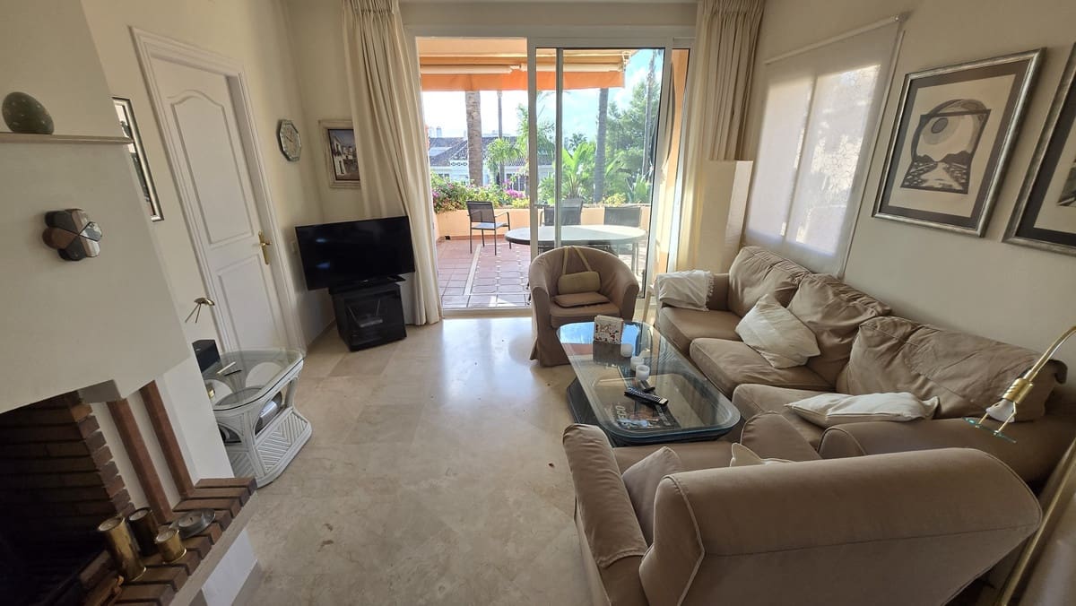2 soverom Leilighet til salgs i Marbella med svømmebasseng garasje - € 699 000 (Ref: 10125910)