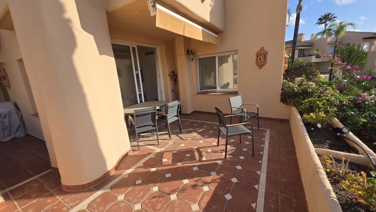 2 soverom Leilighet til salgs i Marbella med svømmebasseng garasje - € 699 000 (Ref: 10125910)