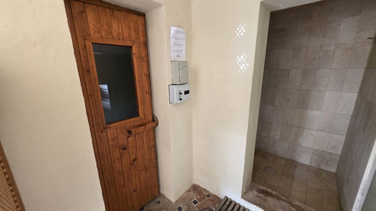 2 soverom Leilighet til salgs i Marbella med svømmebasseng garasje - € 699 000 (Ref: 10125910)