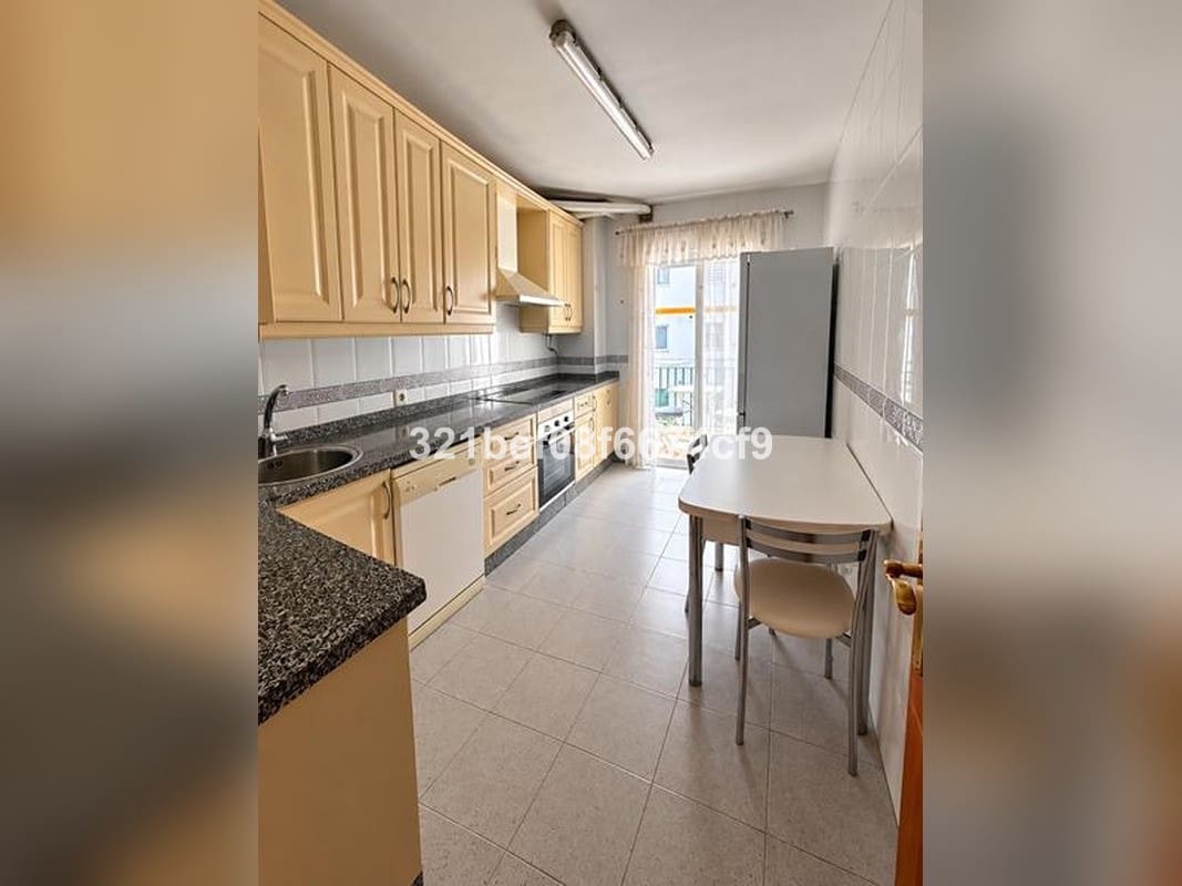 3 makuuhuone Huoneisto myytävänä paikassa Estepona mukana 
autotalli - 403 000 € (Ref: 10125911)