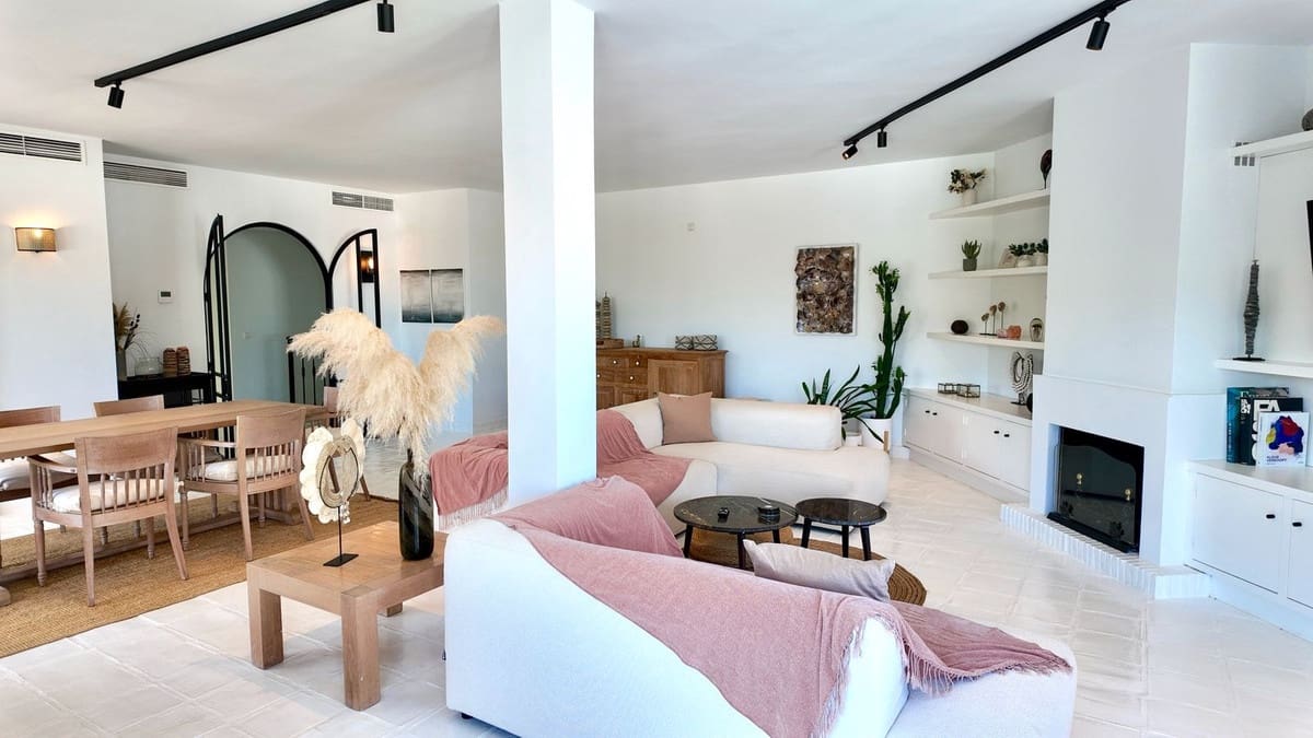 3 Zimmer Villa zu verkaufen in Miraflores mit Pool Garage - 675.000 € (Ref: 10125919)