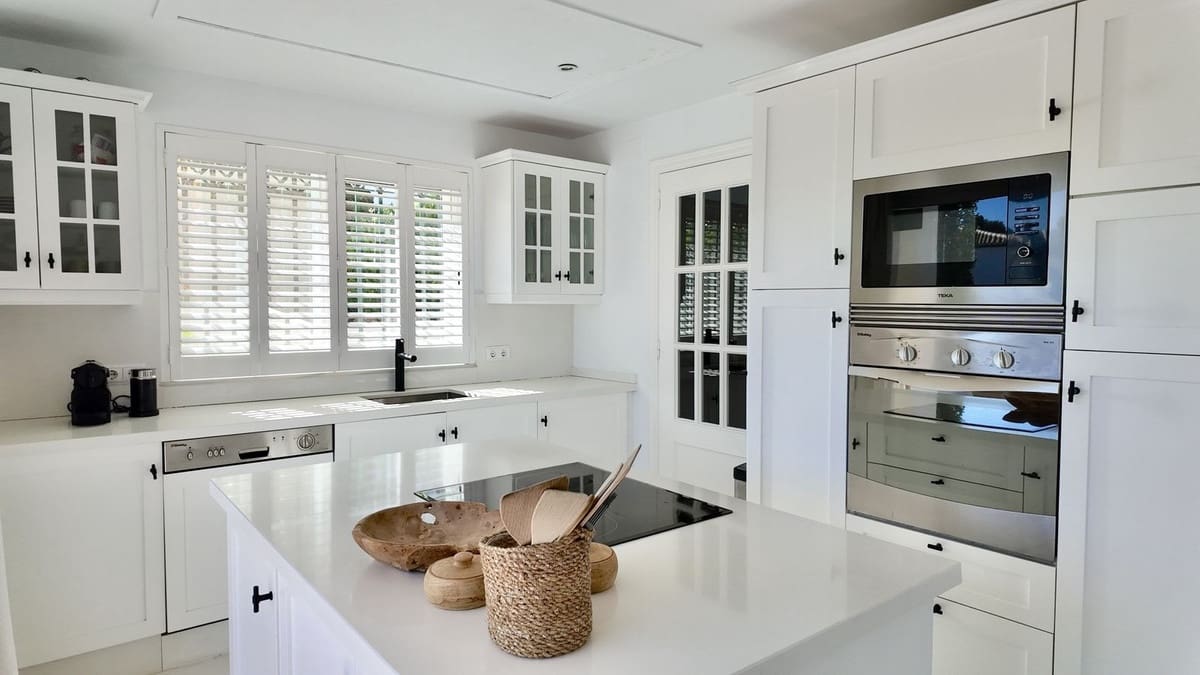3 Zimmer Villa zu verkaufen in Miraflores mit Pool Garage - 675.000 € (Ref: 10125919)