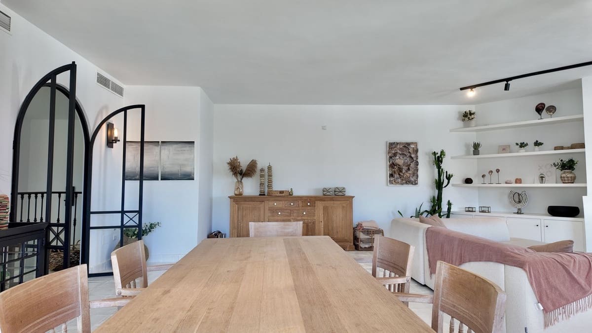 3 Zimmer Villa zu verkaufen in Miraflores mit Pool Garage - 675.000 € (Ref: 10125919)